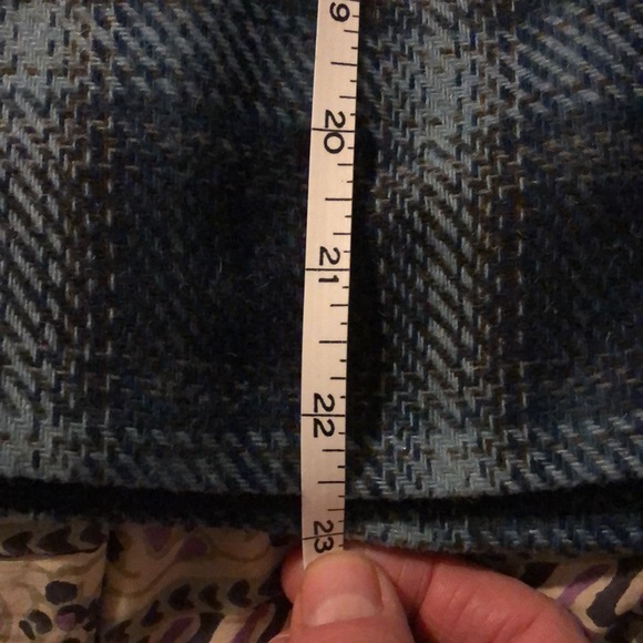 Pretty blue plaid wool/polyester skirt - Picture 7 of 7